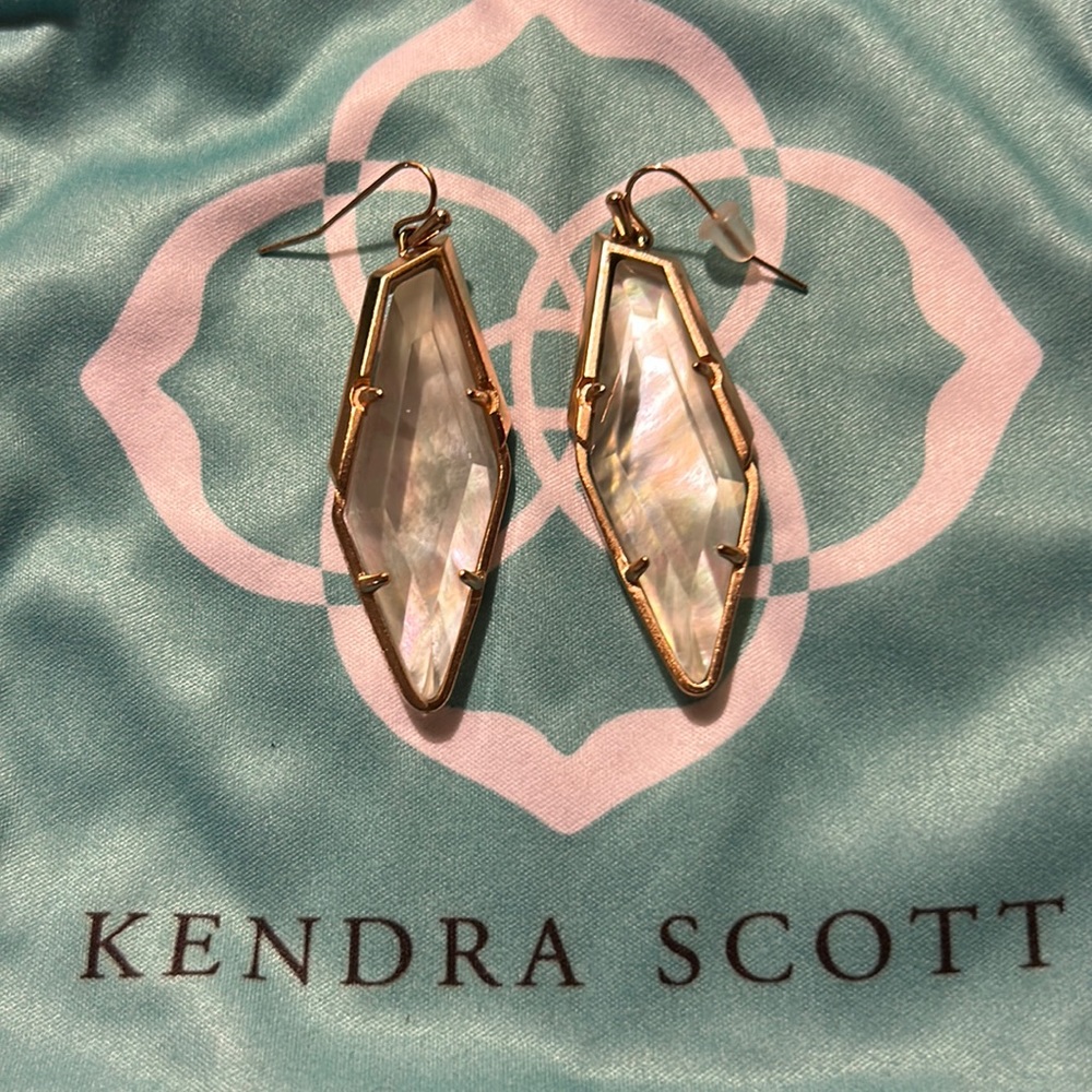 Kendra Scott drop earrings